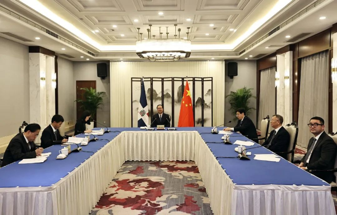 upay钱包官网环境“助力”多米尼加清运垃圾，毛伟明省长出席线上交接仪式